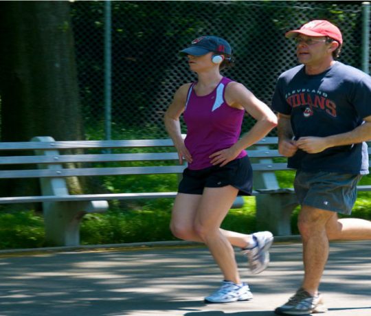 By Ed Yourdon - Wikimedia Commons, CC BY-SA 2.0,https://commons.wikimedia.org/wiki/File:Jogging_couple.jpg